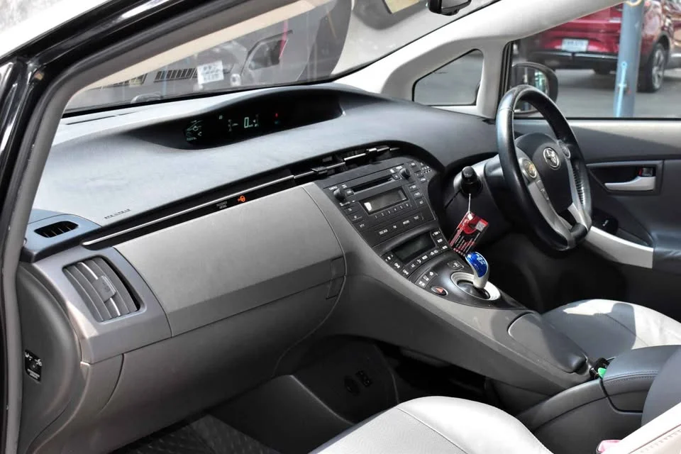 2011 Toyota Prius III 3