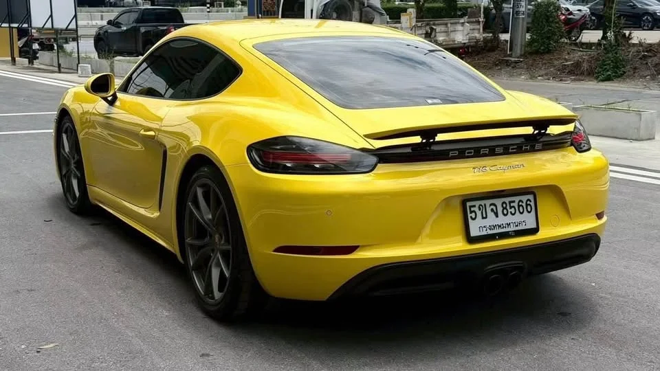 2017 Porsche 718 Boxster and Cayman IV 3