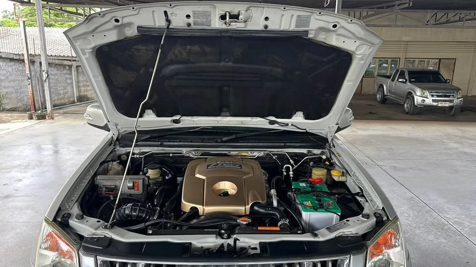 2006 Isuzu MU-7 3