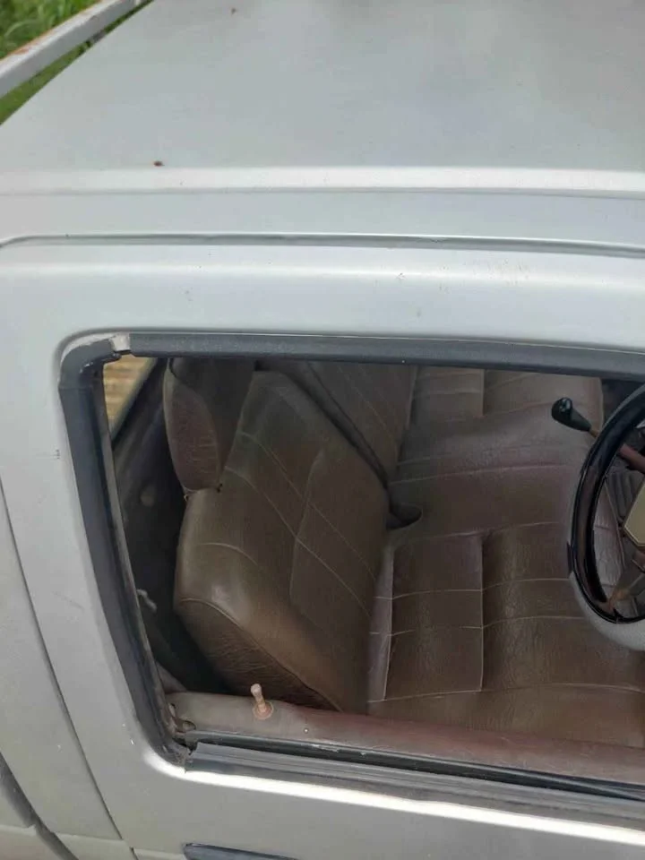 1990 Nissan Big M D21 3