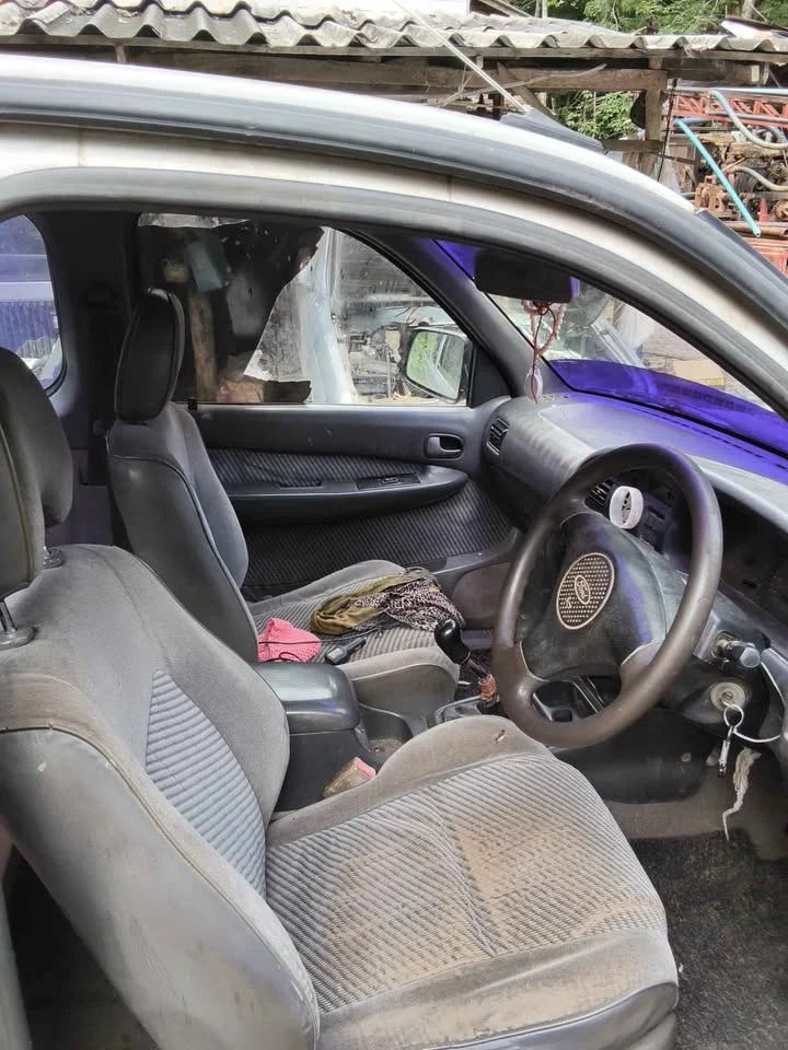 2000 Mazda 2500 Fighter V 3
