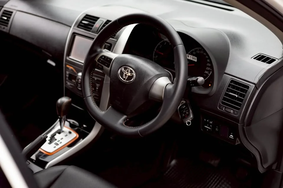 2013 Toyota Corolla Altis X (E140) 3
