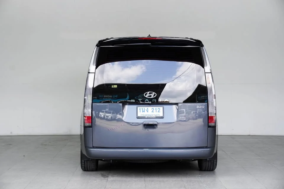 2022 Hyundai Staria US4 3