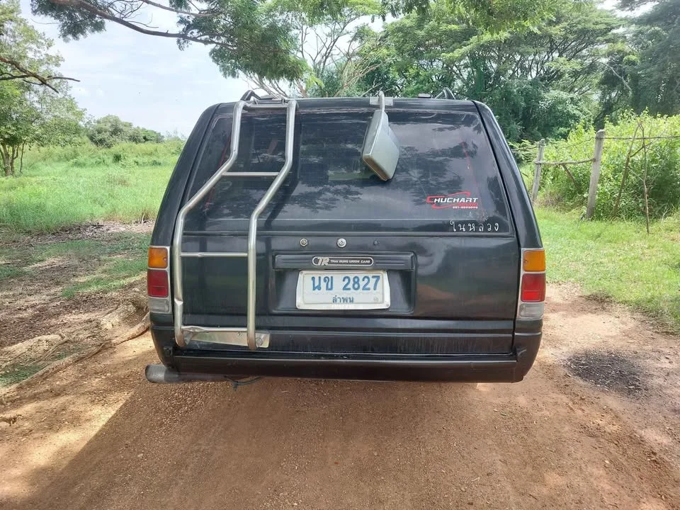 1990 Isuzu TR Grand Adventure I 3
