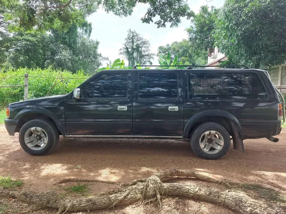 1990 Isuzu TR Grand Adventure I 2