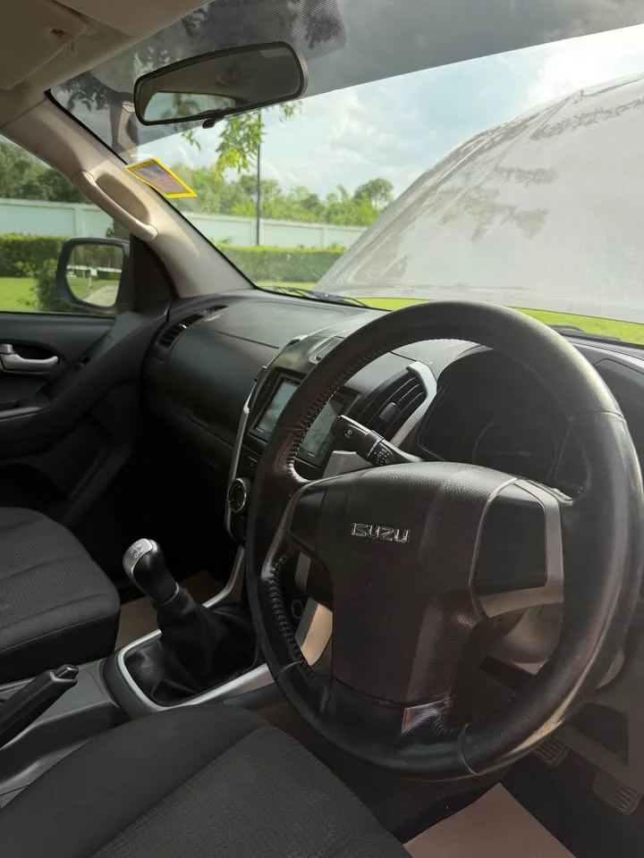 2013 Isuzu D-Max II (RT) 3