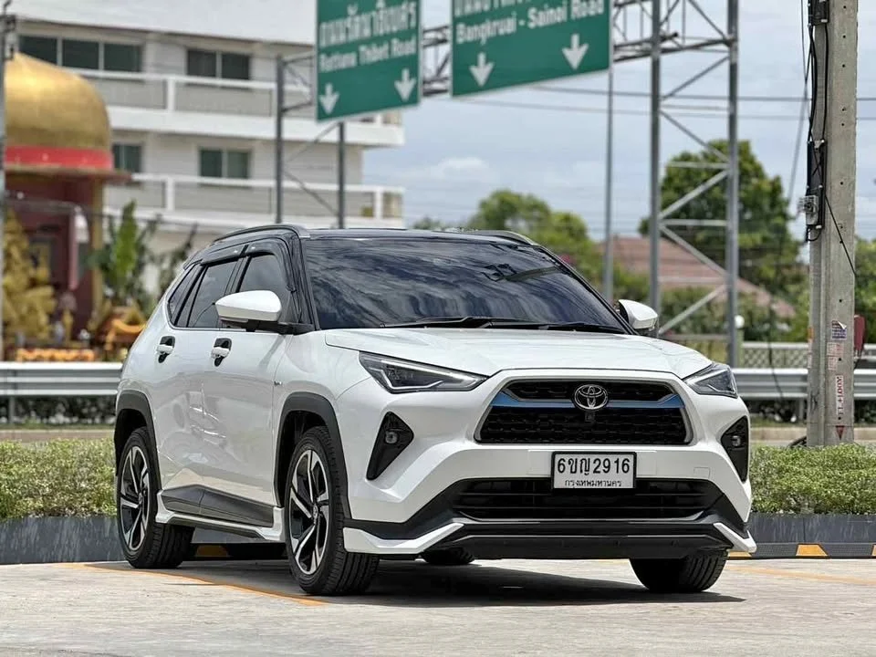 2024 Toyota Yaris Cross AC200 2