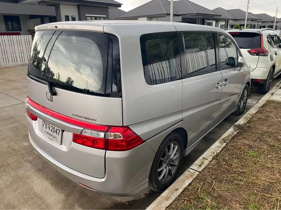 2009 Honda Stepwgn III 3