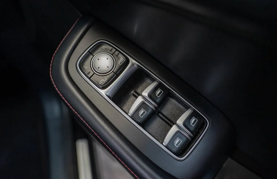 2019 MG HS 3