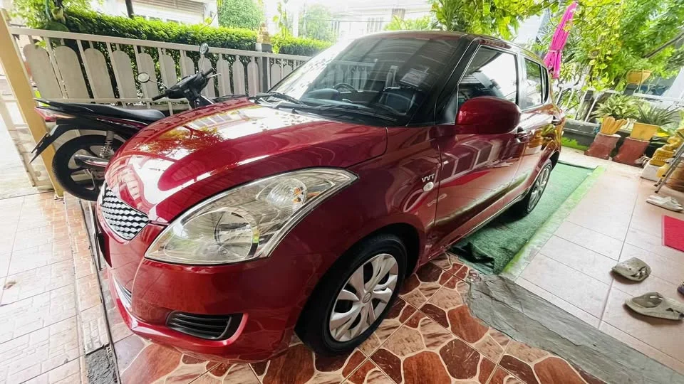 2013 Suzuki Swift II 3