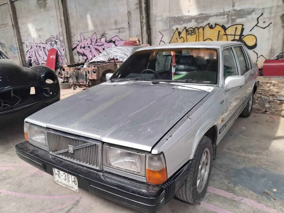 1988 Volvo 700 Series 3