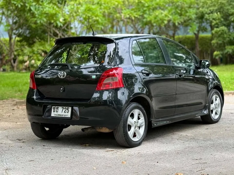 Toyota Yaris II 3