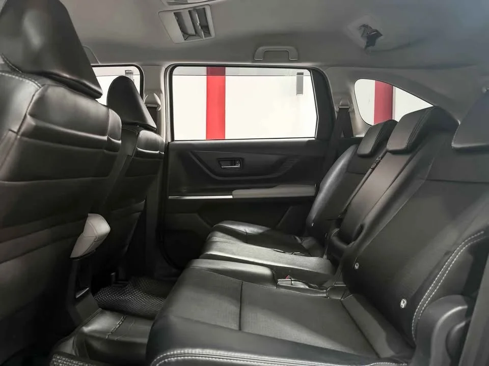 2023 Toyota Veloz III 2