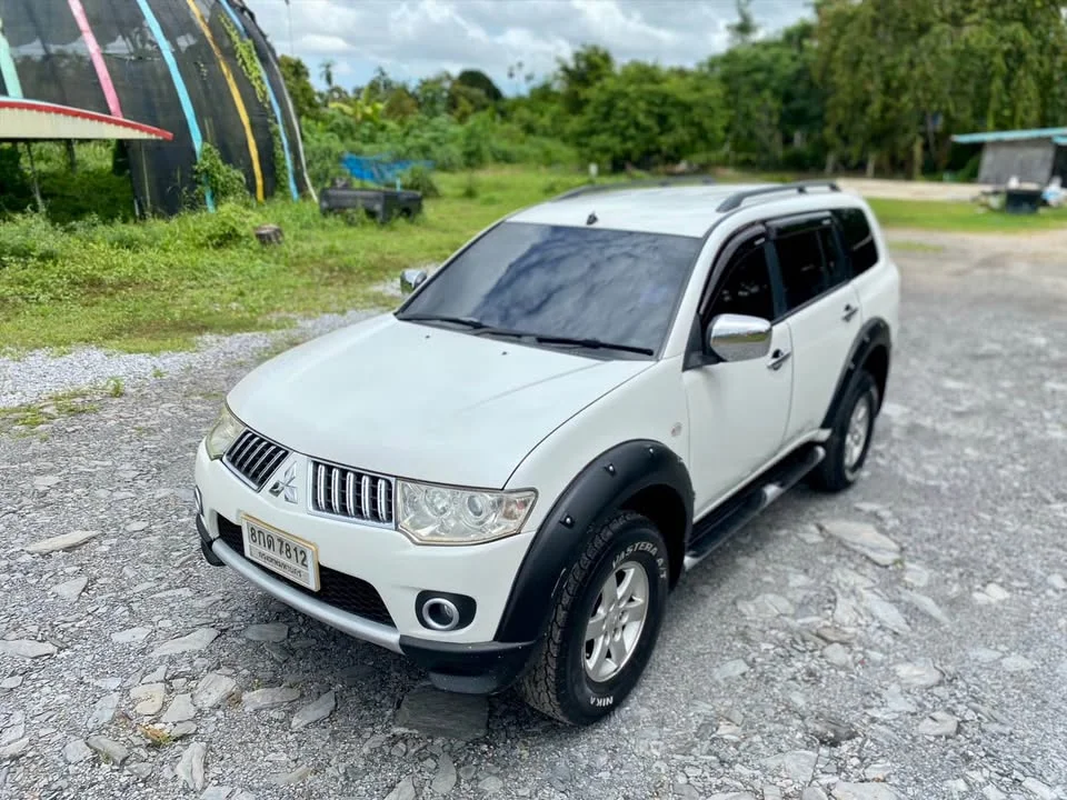 2010 Mitsubishi Pajero Sport II 2
