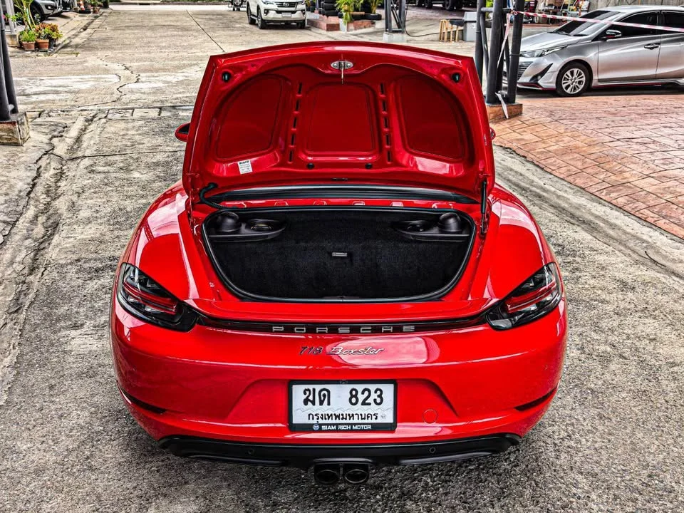2017 Porsche 718 Boxster and Cayman IV 2