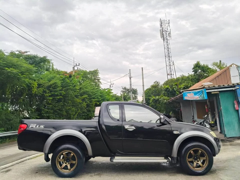 2012 Mitsubishi Triton IV 3