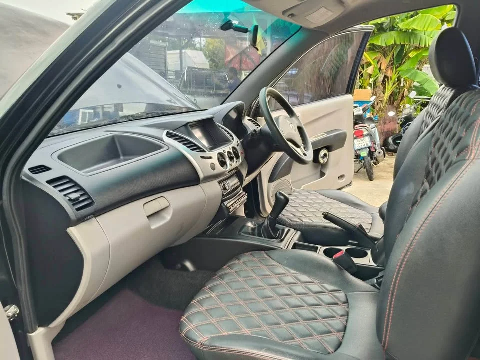 2012 Mitsubishi Triton IV 2