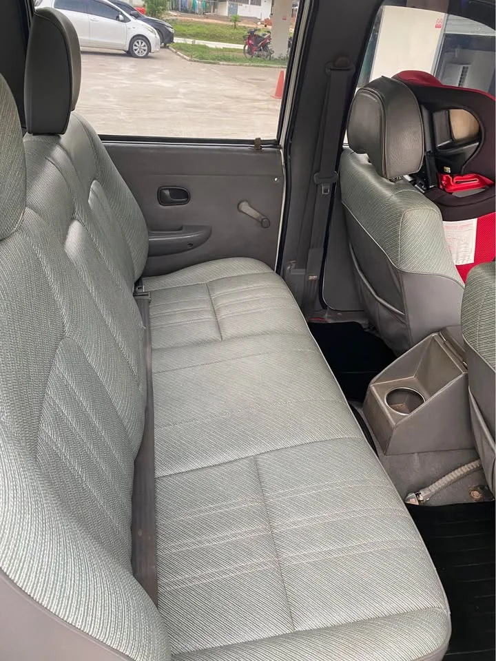 2000 Mazda 2500 Fighter V 3