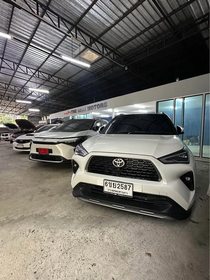 2025 Toyota Yaris Cross AC200 2