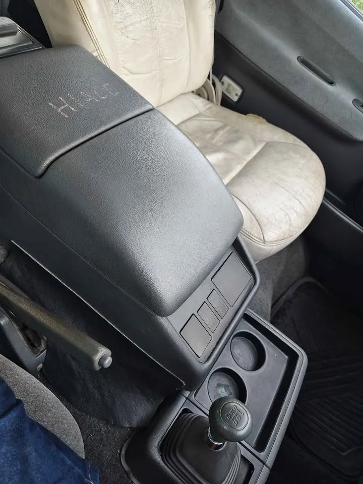 2000 Toyota Commuter IV (H100) 3