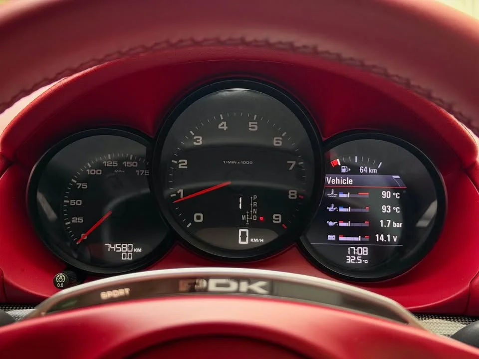 2013 Porsche Boxster and Cayman III 3