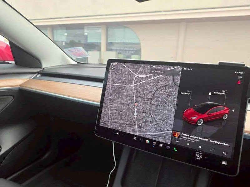 2023 Tesla Model 3 3