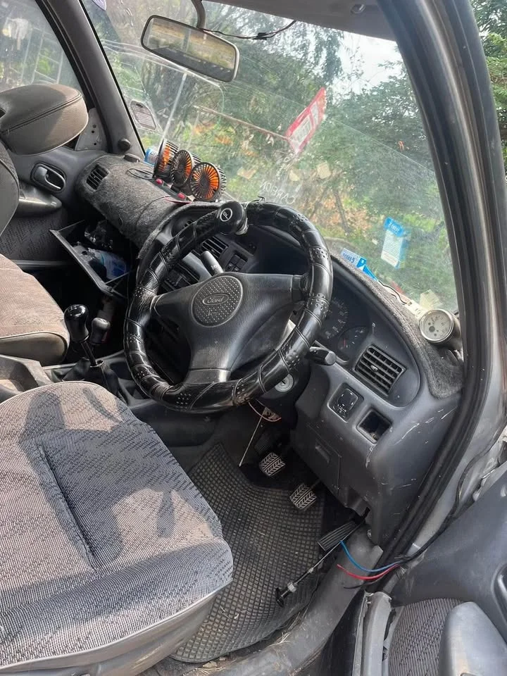 2000 Mazda 2500 Fighter V 2