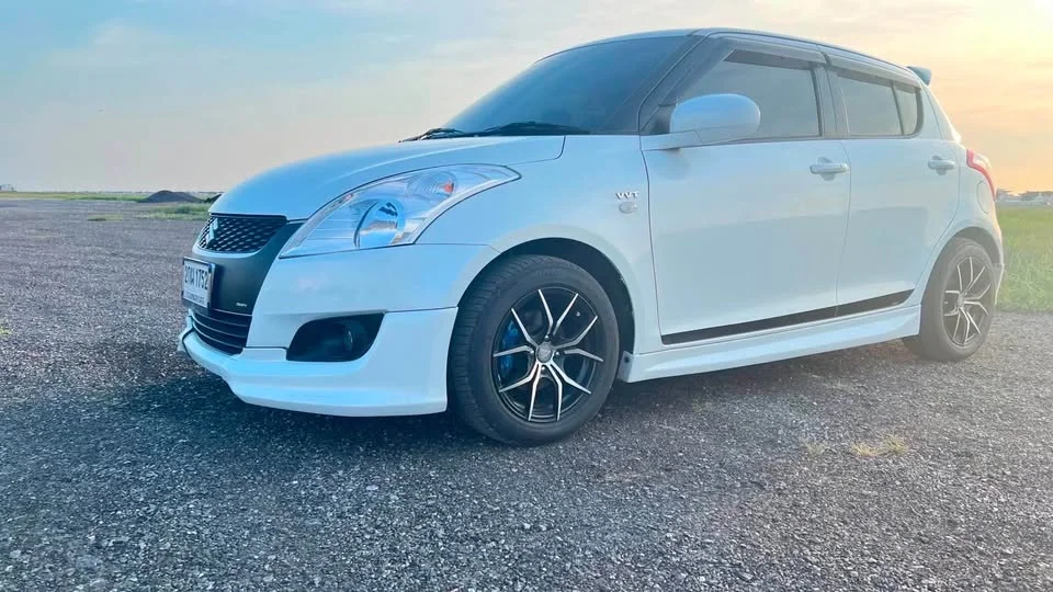 2013 Suzuki Swift II 3