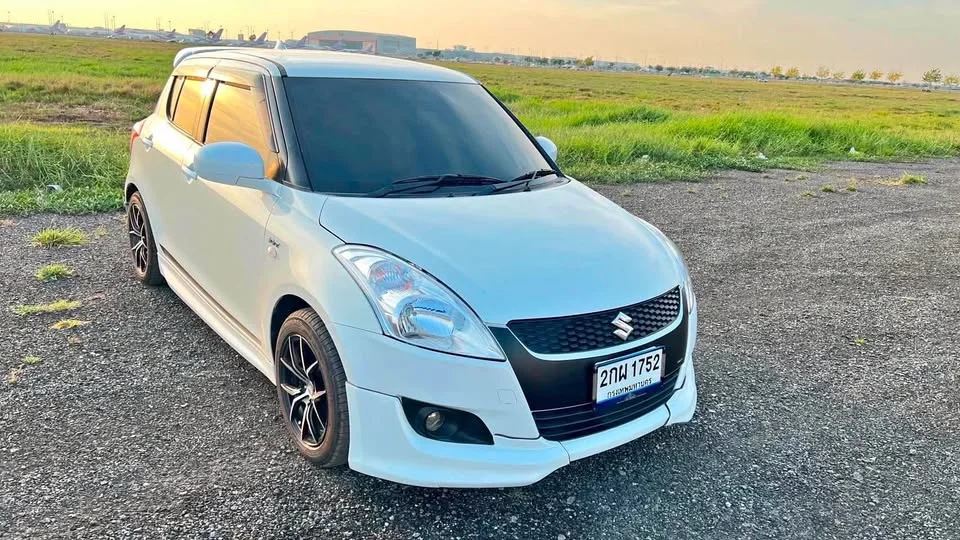 2013 Suzuki Swift II 2