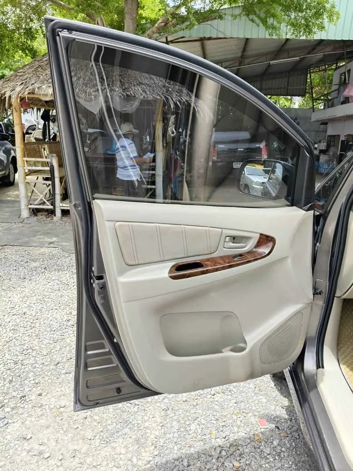 2013 Toyota Innova I 3