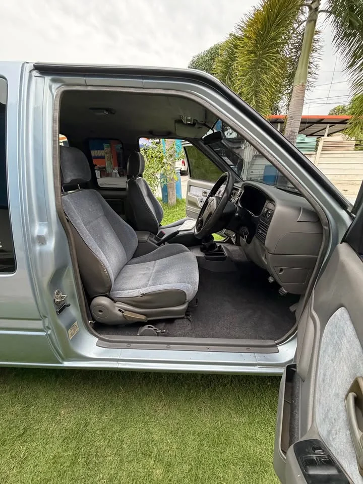 2001 Isuzu Faster Dragon Eyes III 2