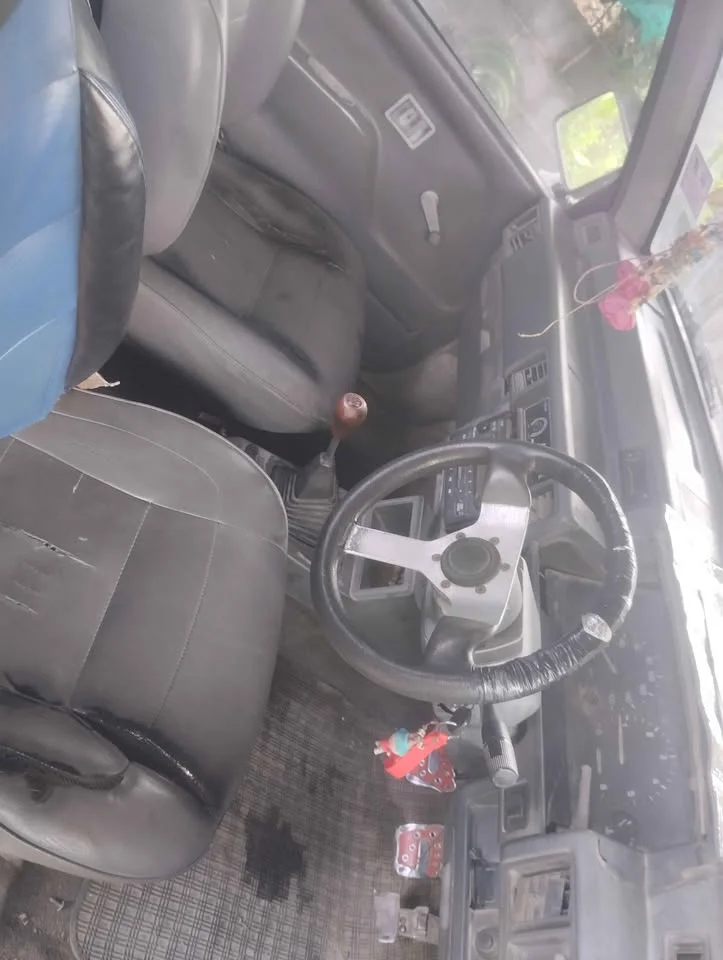 1985 Mitsubishi Triton II 2