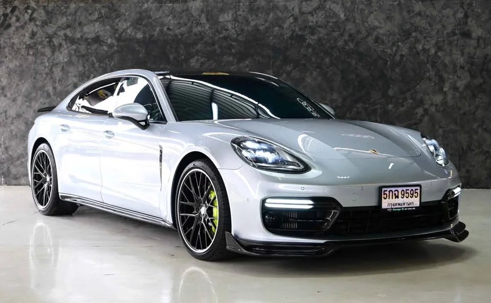 2018 Porsche Panamera II 2