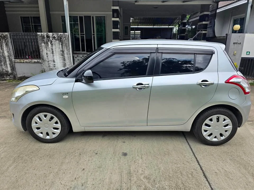 2013 Suzuki Swift II 3