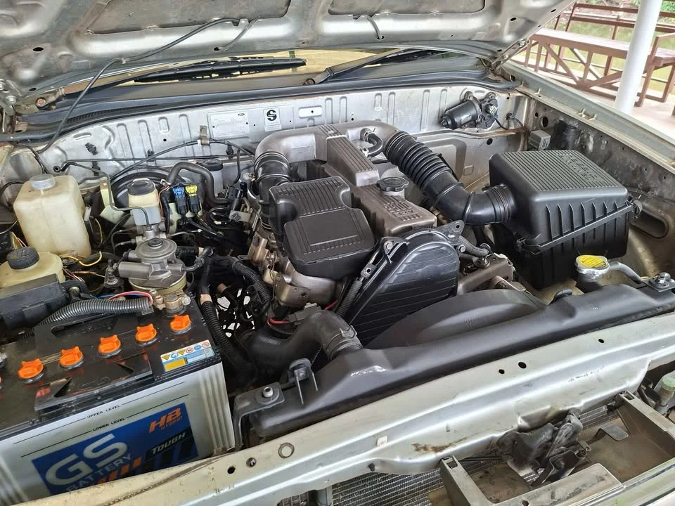 2001 Mazda 2500 Fighter V 2