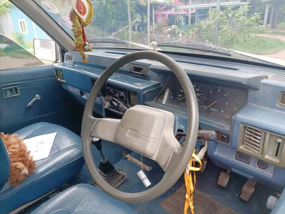 1996 Mitsubishi Triton II 3