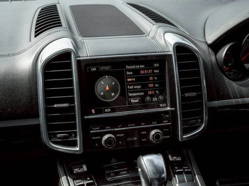 2012 Porsche Cayenne II 2