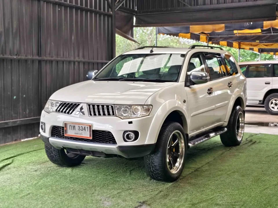 2012 Mitsubishi Pajero Sport II 2