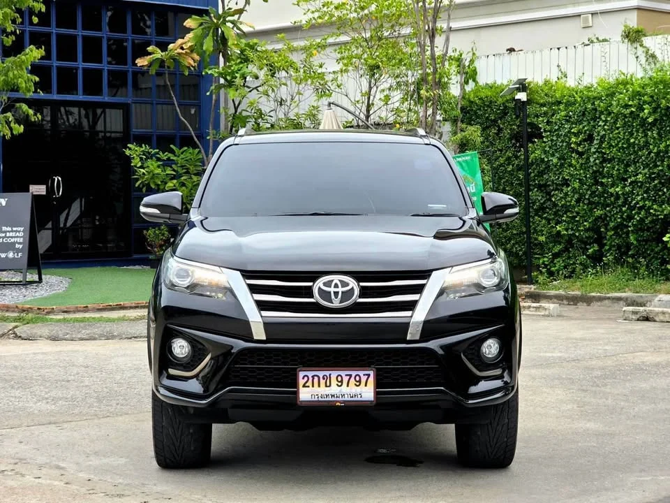 2017 Toyota Fortuner II 3