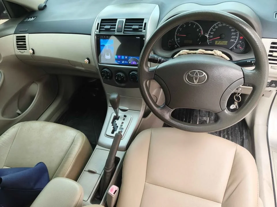 2010 Toyota Corolla Altis X (E140) 3