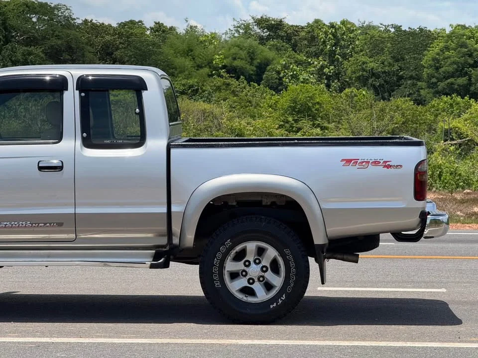 2003 Toyota Hilux Tiger VI 2