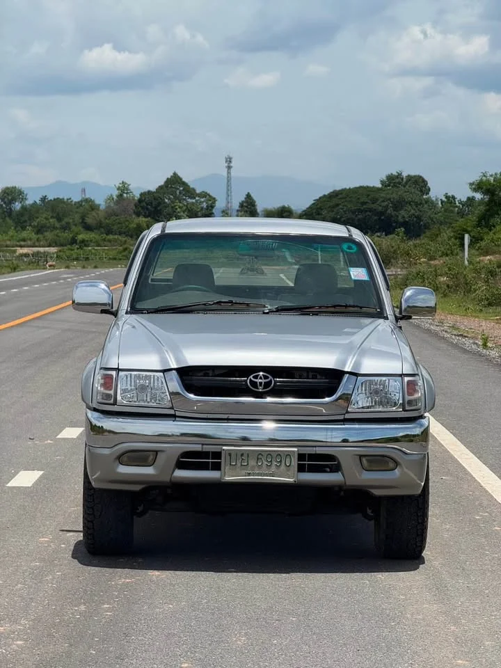 2003 Toyota Hilux Tiger VI 3