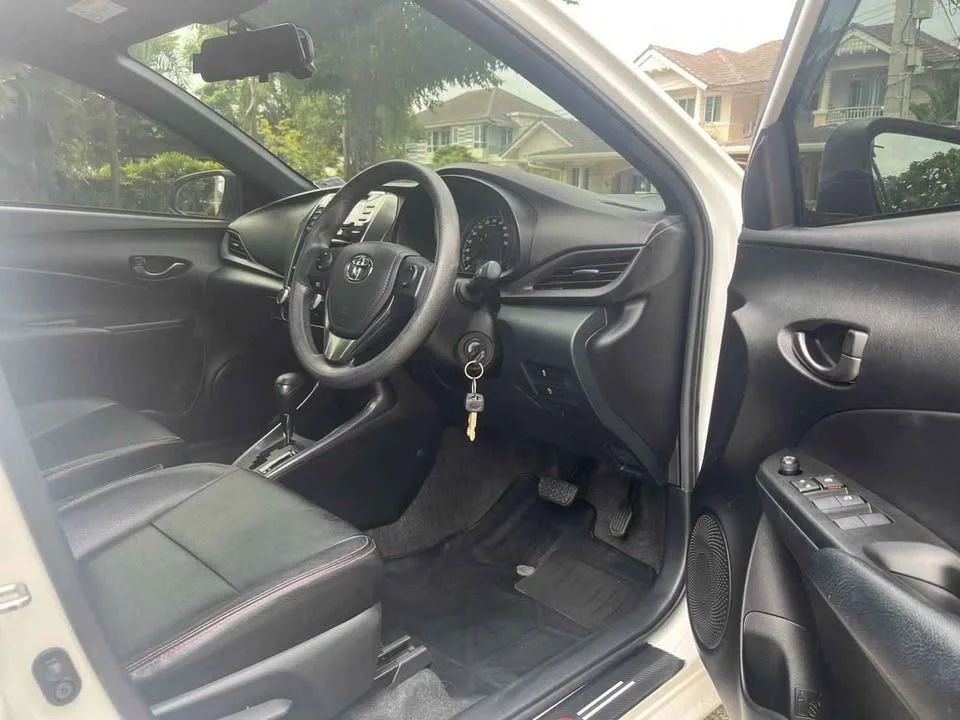 2022 Toyota Yaris III 3