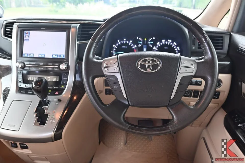 2013 Toyota Alphard, Vellfire II (AH20) 3