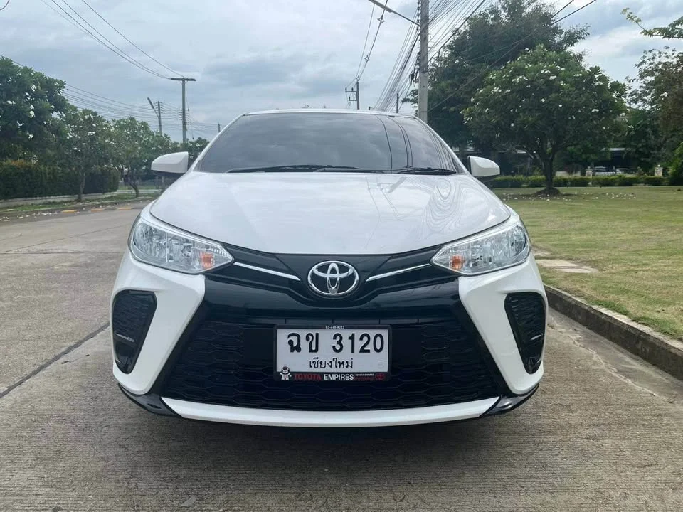 2022 Toyota Yaris III 2