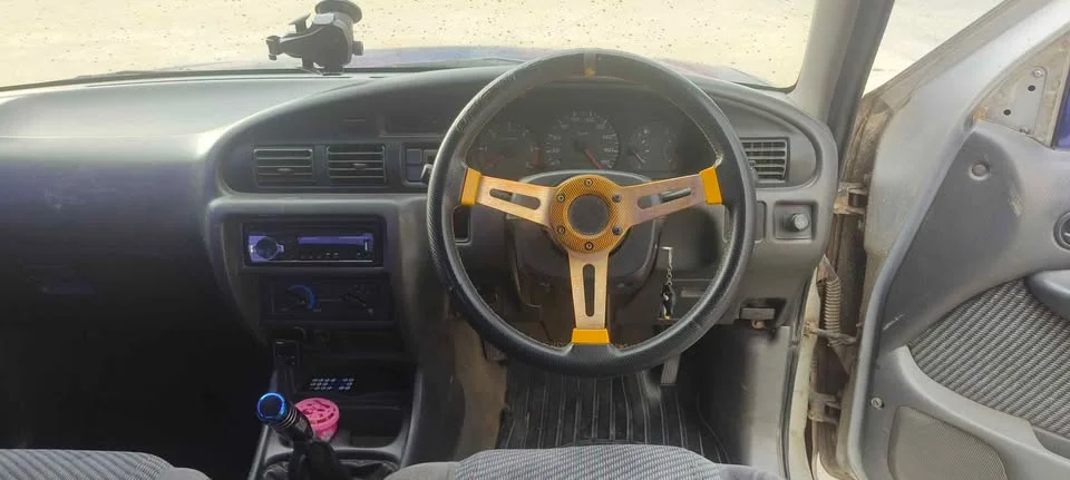 2000 Mazda 2500 Fighter V 2