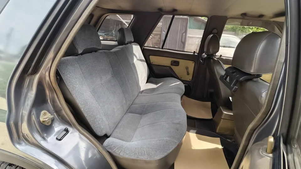 1996 Isuzu Vega I 2