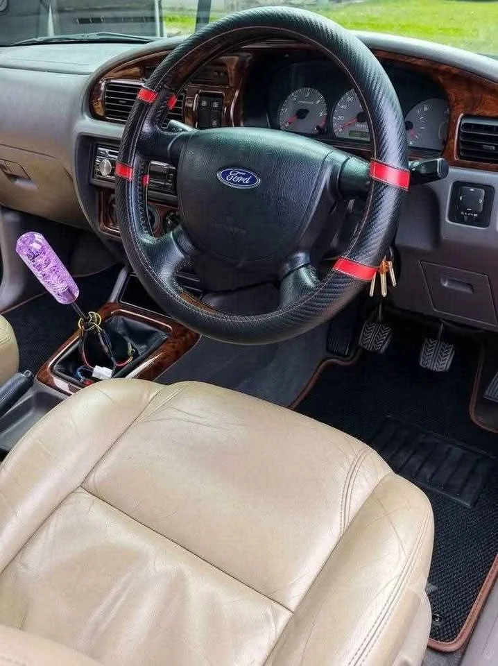 2004 Ford Everest I 3