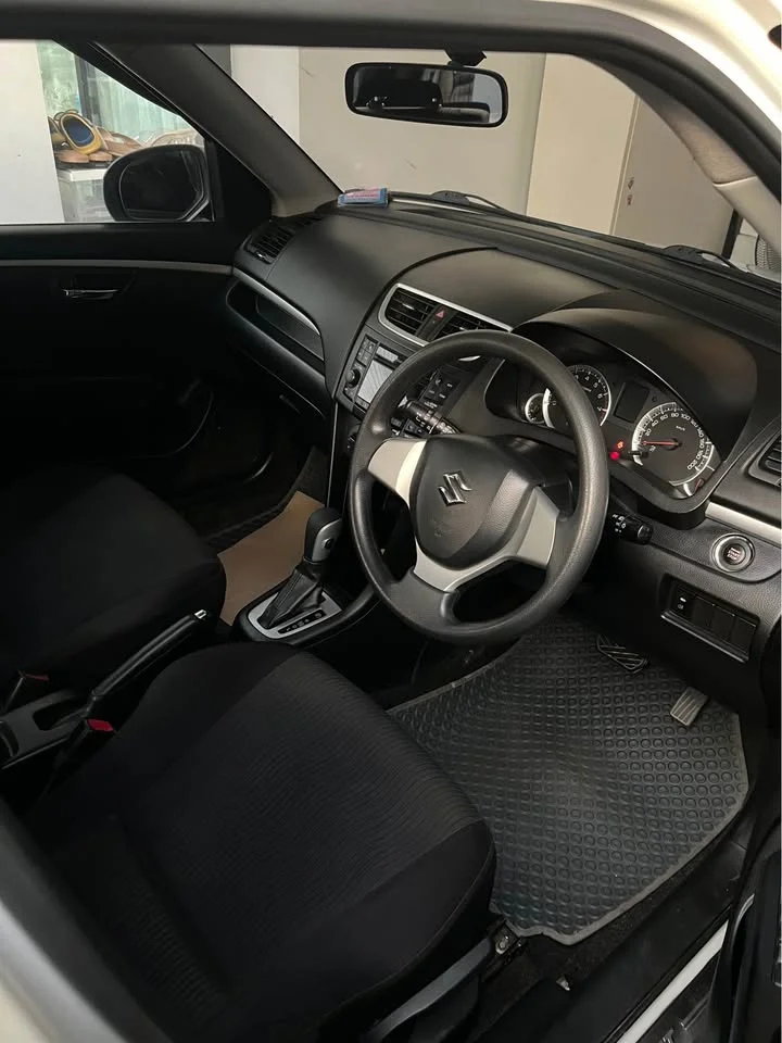 2013 Suzuki Swift II 3
