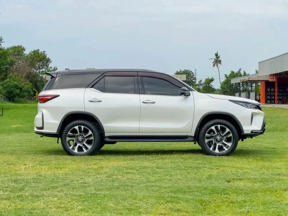 2021 Toyota Fortuner II 3